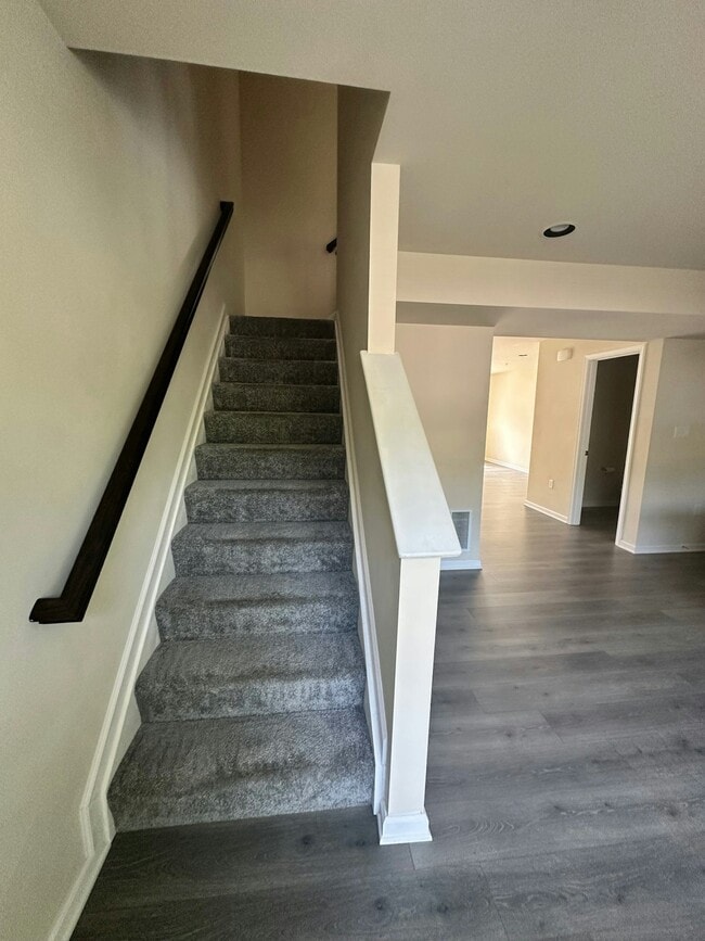 Building Photo - 123 High Pointe Dr