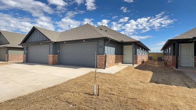 Building Photo - 11424 University