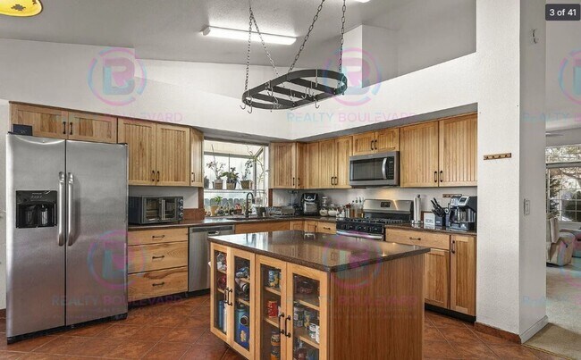 Building Photo - Spacious 4-Bedroom Home in Rosewood Lakes with Resort-Style Community Amenities