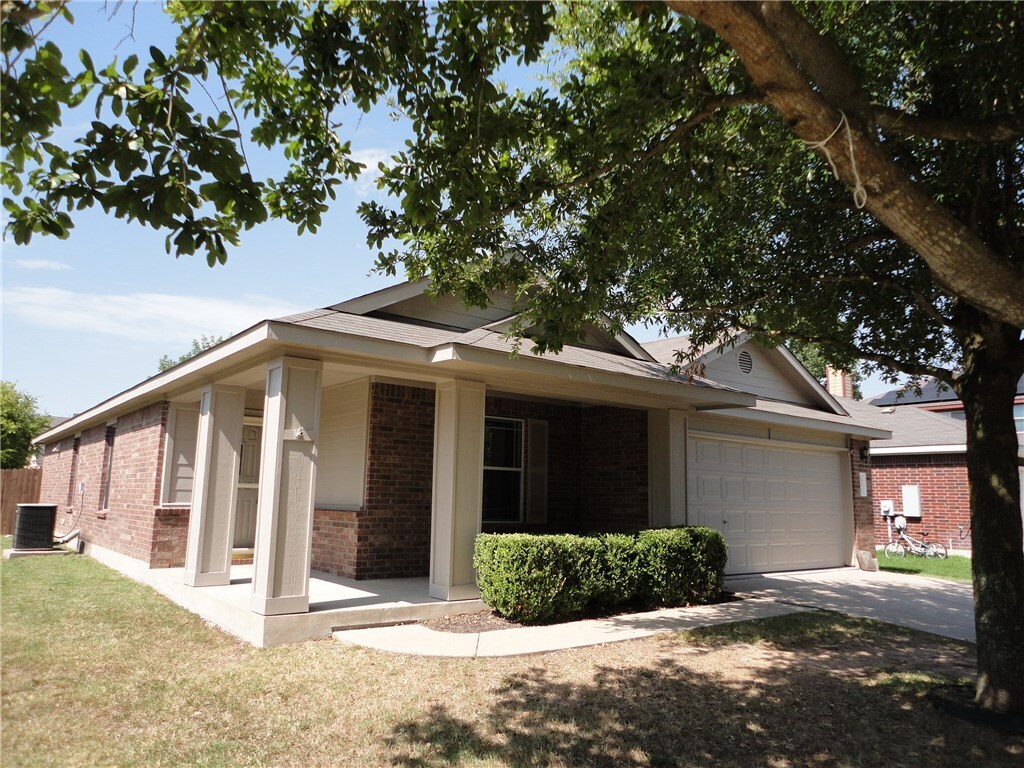 Primary Photo - 401 Mossy Rock Dr