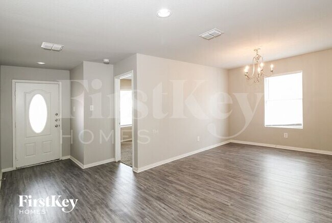 Building Photo - 525 Rosario Ln
