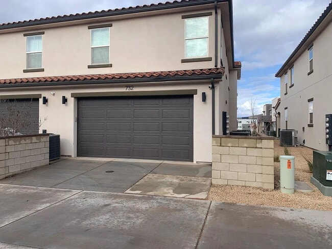 Building Photo - Modern 3-Bedroom 3 bathroom Townhome in Desert Color just across the street from Lagoon Access