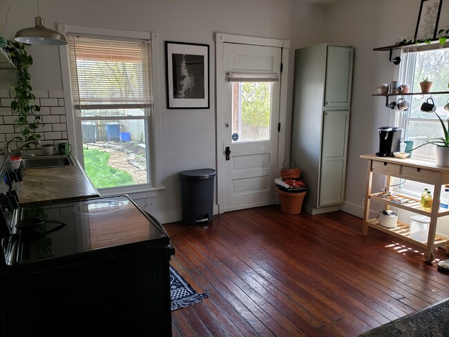Building Photo - 62 McClure St
