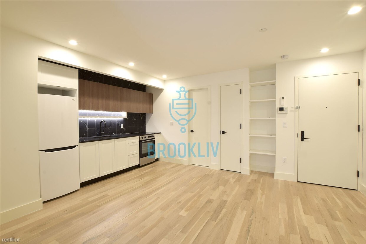 Foto principal - 1195 Bedford Ave
