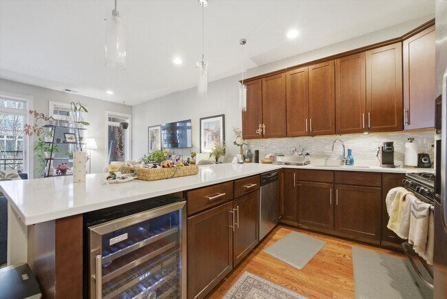 Foto del edificio - 2114 W Rice St