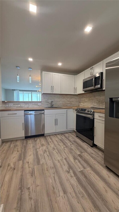 Foto principal - 1750 NE 191st St