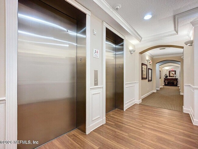 Foto del edificio - 4480 Deerwood Lake Pkwy