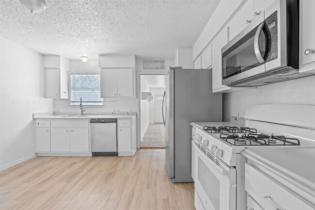 Foto del edificio - 5402 Jeffburn Cove