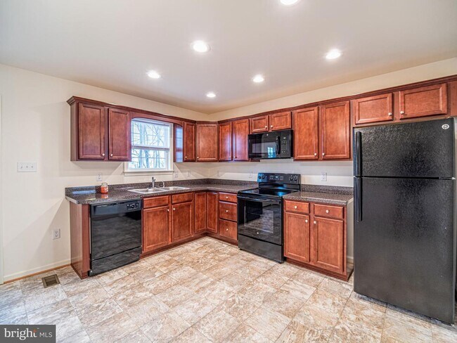 Building Photo - 139 Wambach Ct
