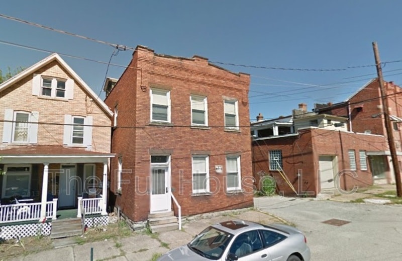 211 S 2nd St, PA 15644 Condo for Rent in PA