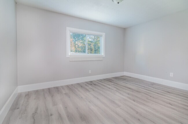Building Photo - 511 Gresham Park Dr