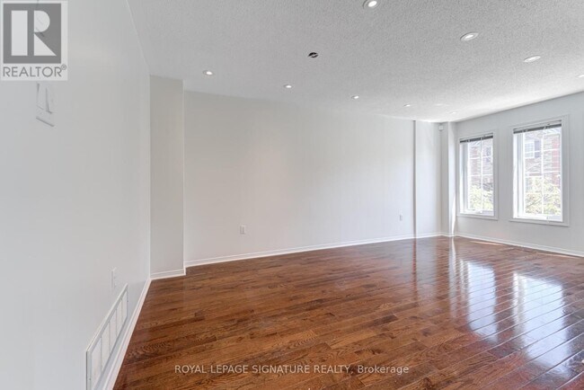 Building Photo - 5530-5530 Glen Erin Dr