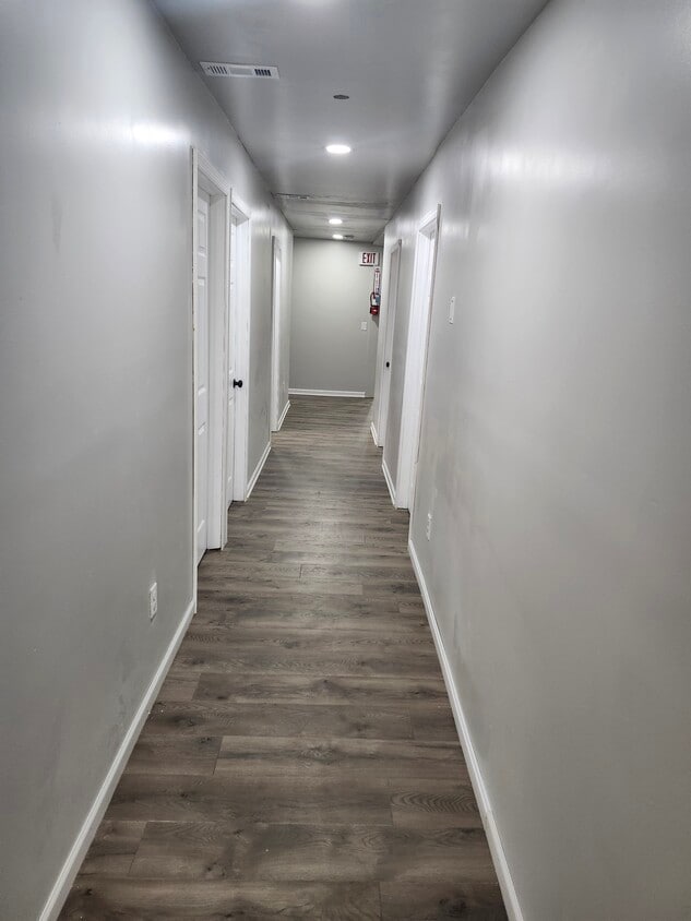 Hallway - 10 Valley St