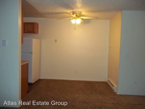 Building Photo - 3040 Mallard Dr
