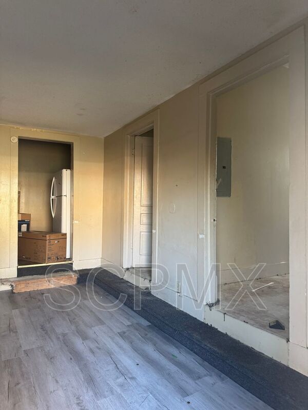 Foto del edificio - 1529 Henley St