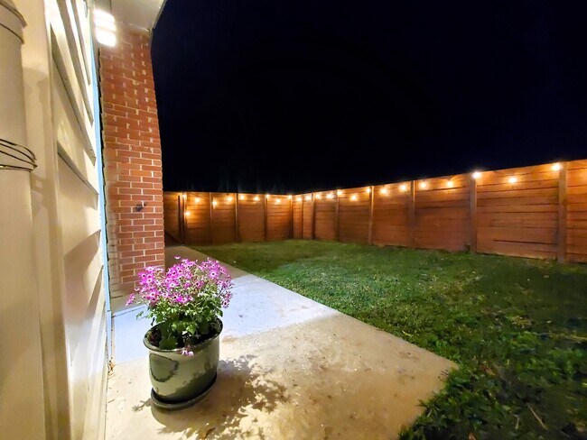 Foto del edificio - 201 W Vivian Dr