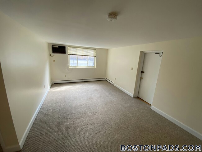 Building Photo - 11 Allen St