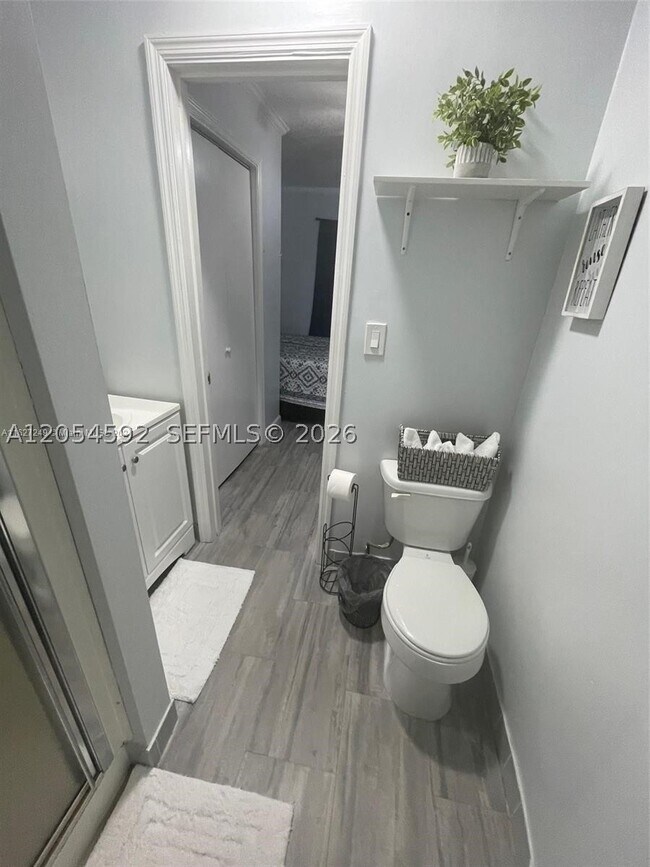 Foto del edificio - 7521 Harbour Blvd
