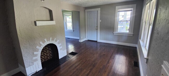 Building Photo - 3215 Merrimac Ave