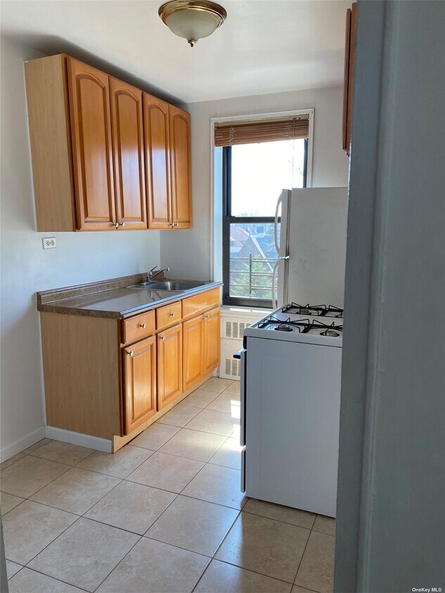 Primary Photo - 209-10-209-41 41st Ave