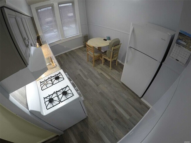 Foto del edificio - 7840 68th Ave