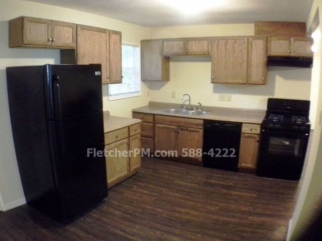 Foto del edificio - 6705 Tracy Ave