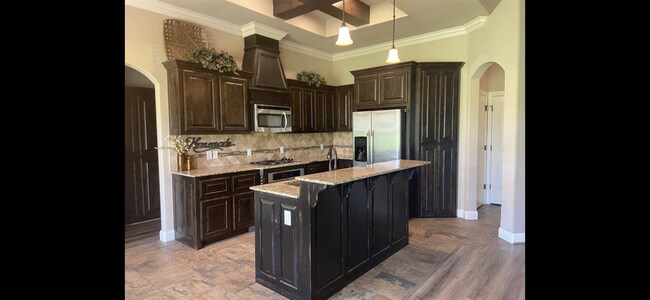 Building Photo - 4 Bedroom Home in EastLake