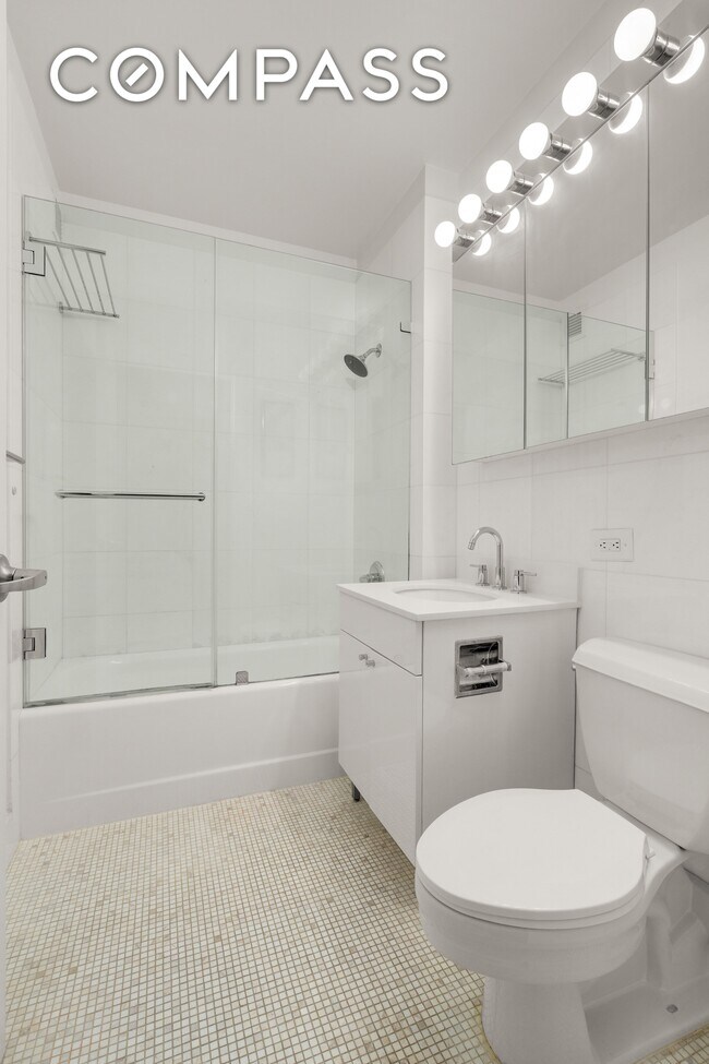 Building Photo - 99 John St