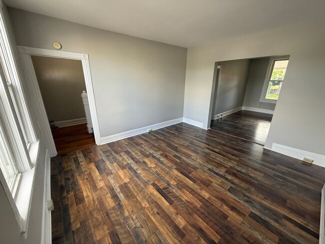 Building Photo - 410 Wolf Ave