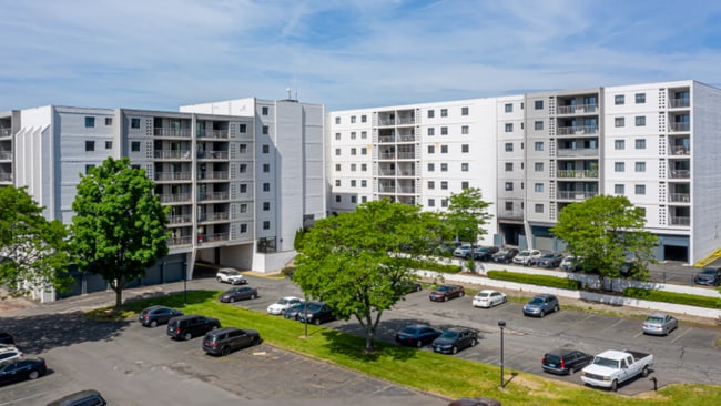 Building Photo - 98 Cold Spring Rd
