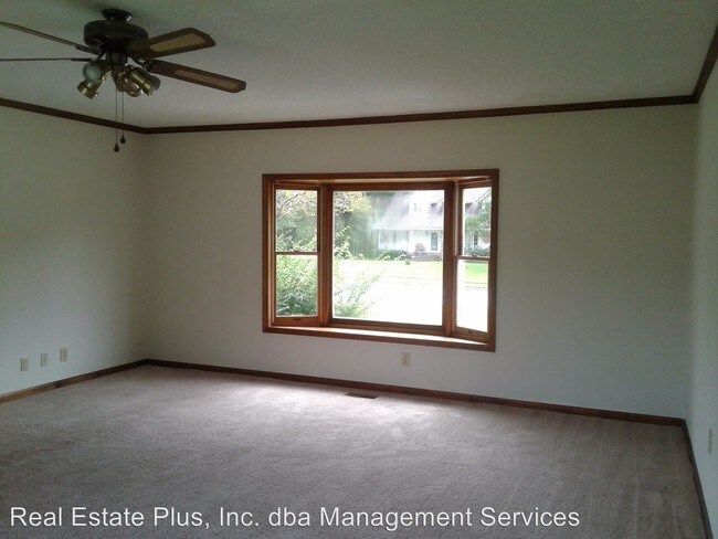 Building Photo - 3 br, 2.5 bath House - 109 Foxhall St.