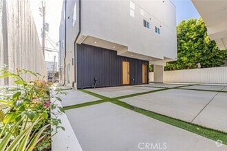 Building Photo - 5251 Agnes Ave