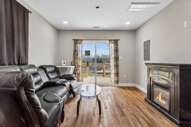 Building Photo - 1428 24th St