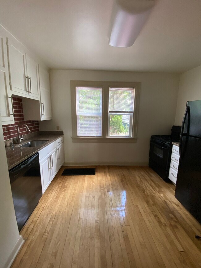 Building Photo - 2408 East Park Place, Unit 2406