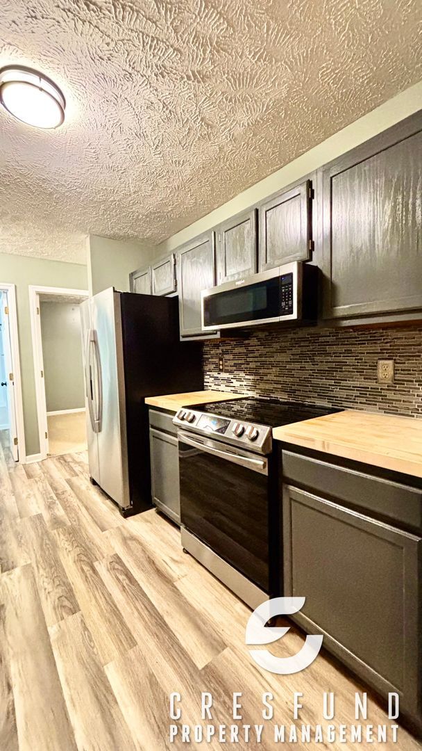 Building Photo - Beautifully Updated 3 Bedroom, 2 Bathroom ...