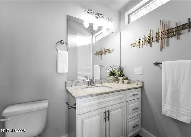 Foto del edificio - 730 Bluffs Ct