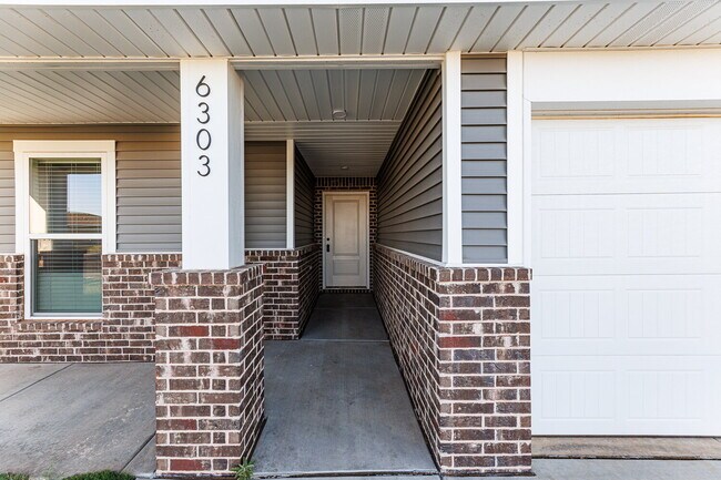 Building Photo - Beautiful New Construction Near New Frenship Schools!