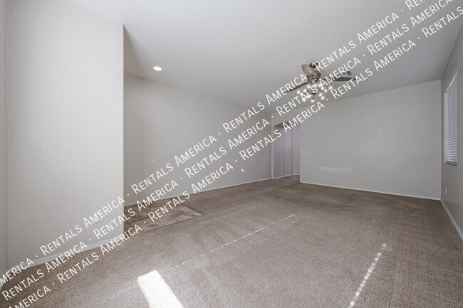 Foto del edificio - 44388 W Oster Dr