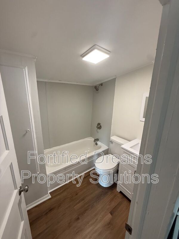 Building Photo - 723-A Humphrey Ct