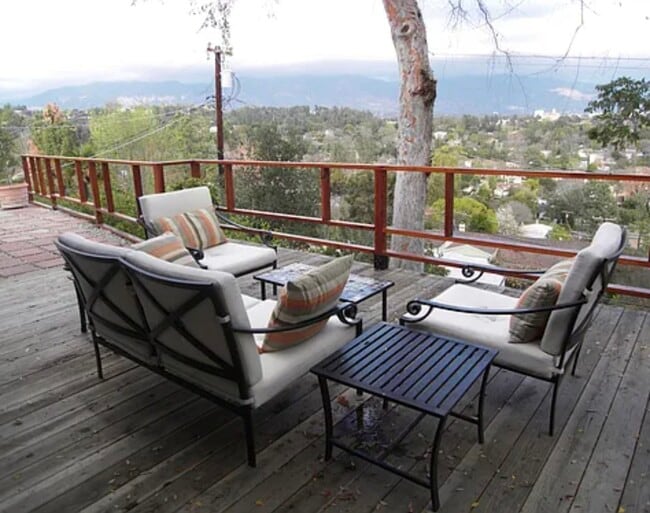 Building Photo - 300 Sequoia Dr