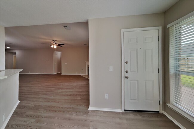 Foto del edificio - 6715 Atasca S Ct