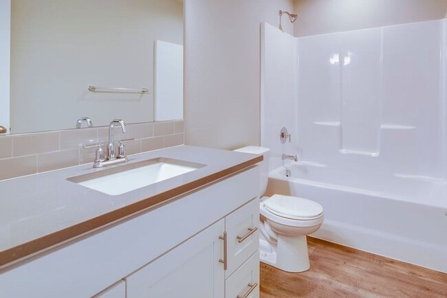 Foto del edificio - 3 Bedroom + Office with Fenced RV Storage