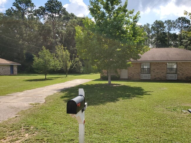 Building Photo - 6822 Larriet Ln
