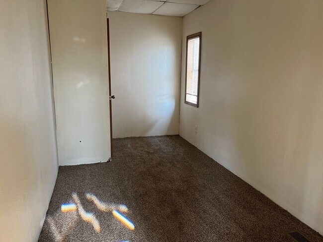 Building Photo - 3 br, 1 bath House - 1416 8th Ave