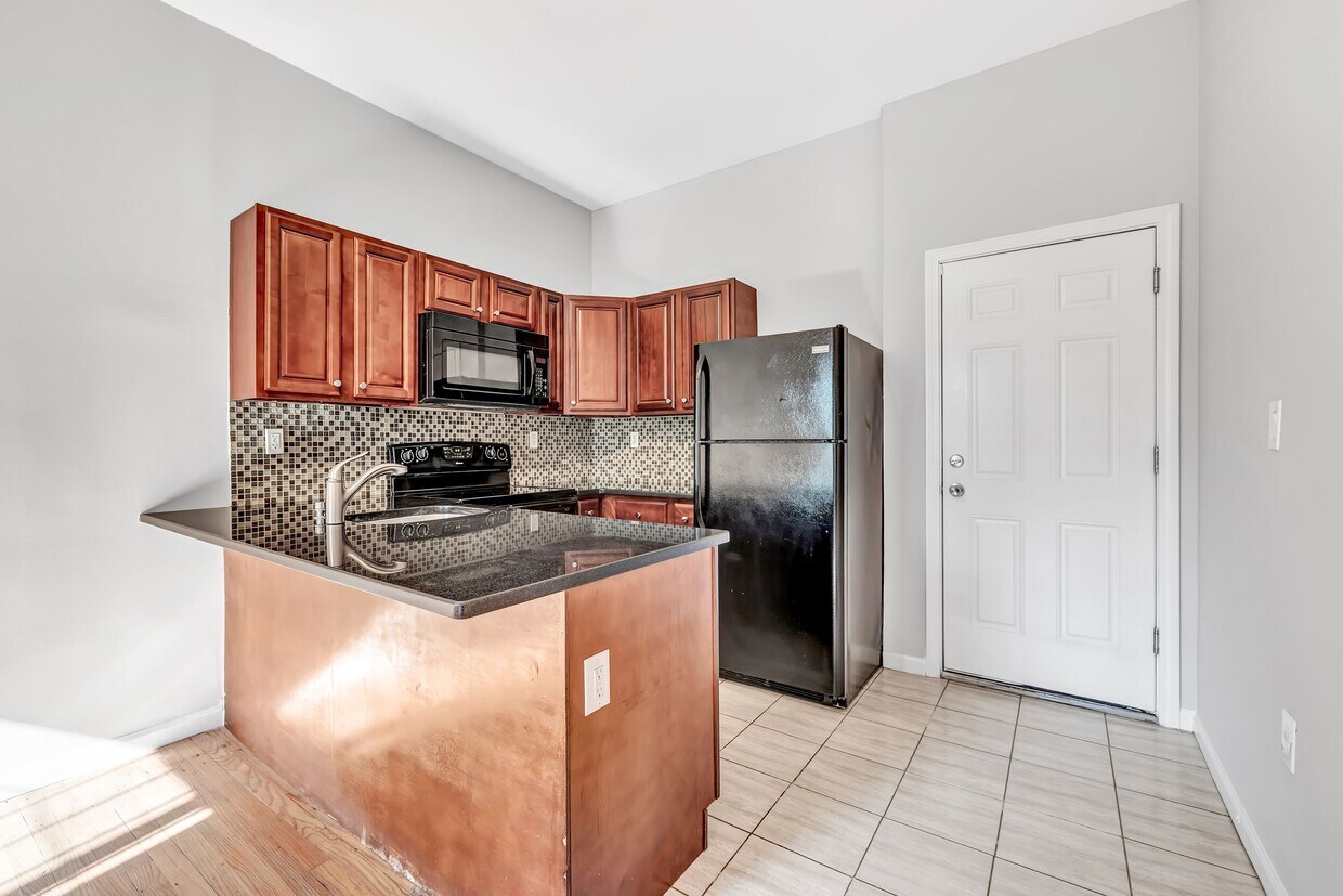 Foto principal - 2810 E Main St