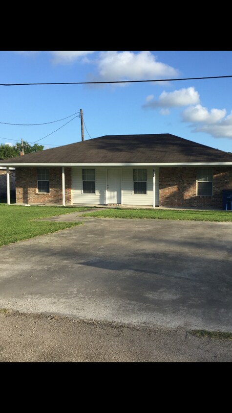 Primary Photo - 610 E 2nd St