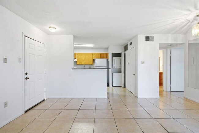 Building Photo - 4500 E Oltorf St