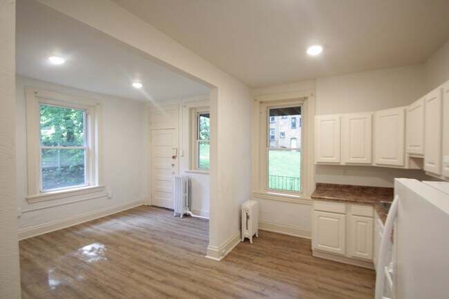 Foto del edificio - 423 Biddle Ave