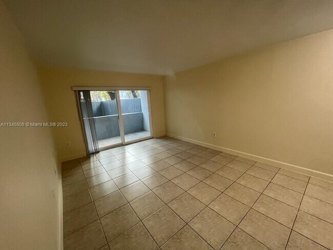 Foto del edificio - 1725 W 60th St