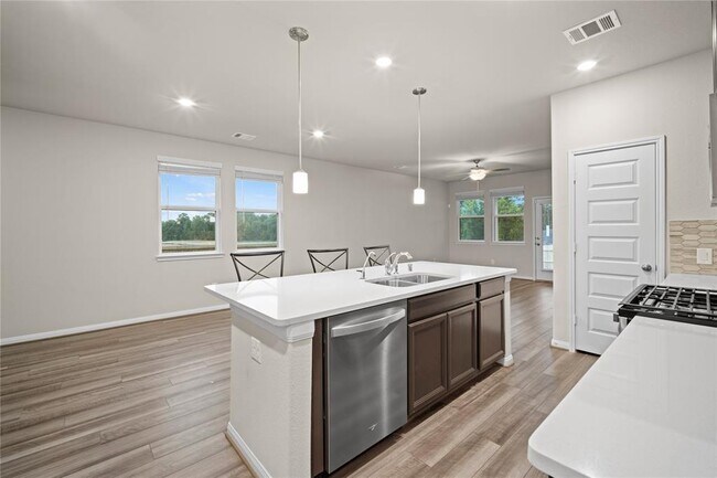 Building Photo - 7003 Silverleaf Oak St